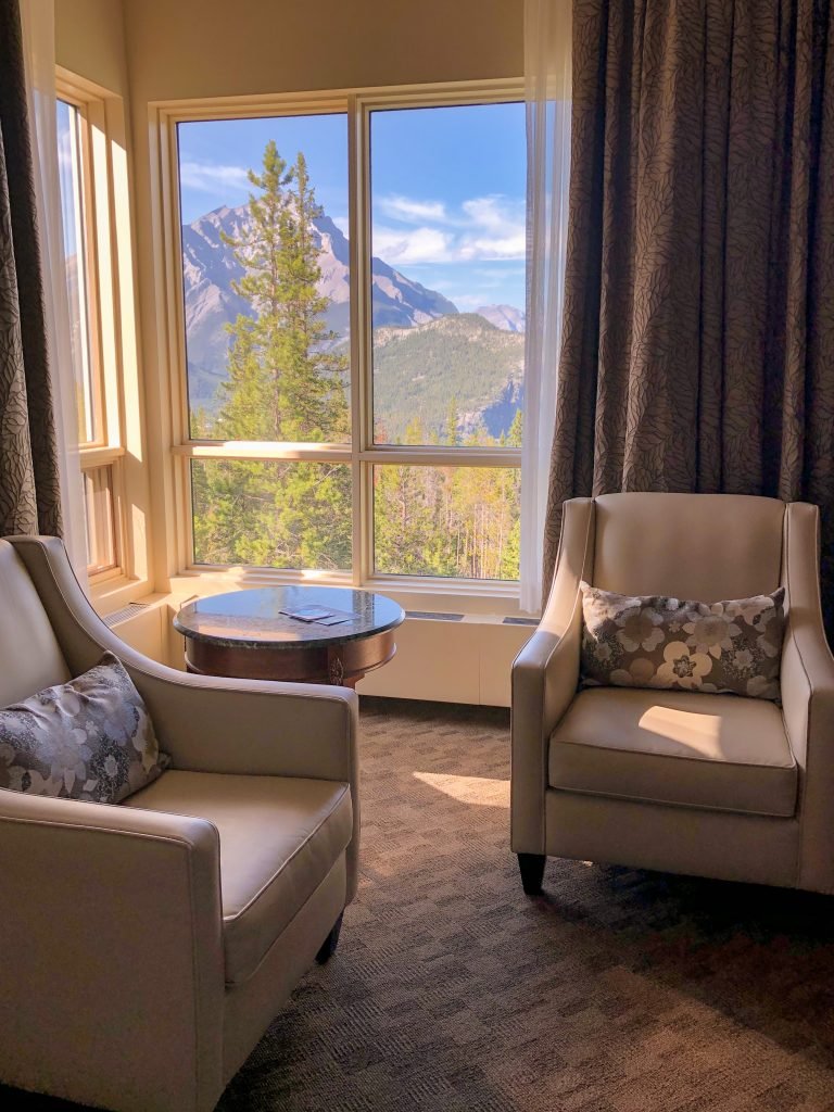 Rimrock Hotel Guestroom view of the mountains