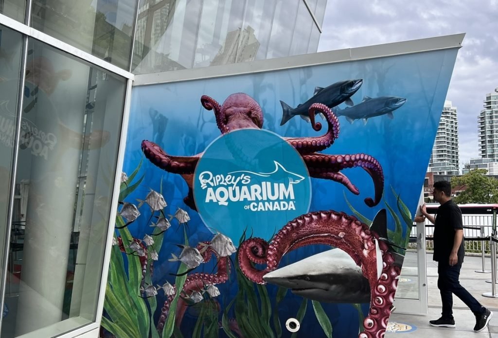 sign in front of ripley's aquarium of canada