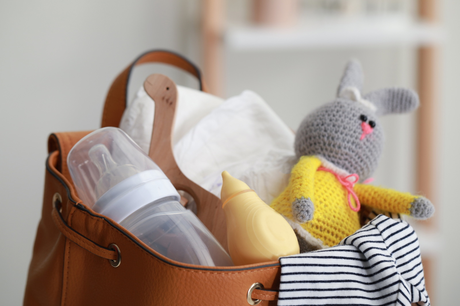 What to pack in Baby diaper bag when traveling by plane